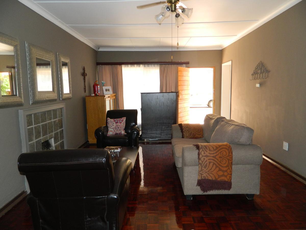 Guest House Gabby Klerksdorp Exterior foto